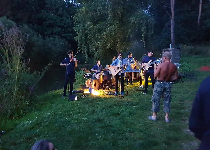 Modletice U Reky Thaya Ceska Kanada